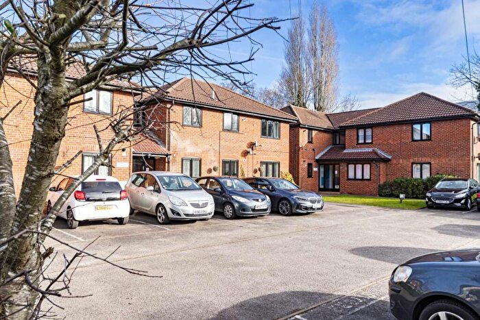 2 Bedroom Apartment To Rent In Holme Place, Hemel Hempstead, Hertfordshire, HP2