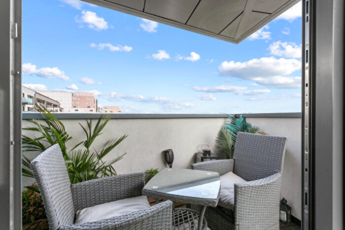 2 Bedroom Flat For Sale In Lapwing Heights, Tottenham Lane, N17