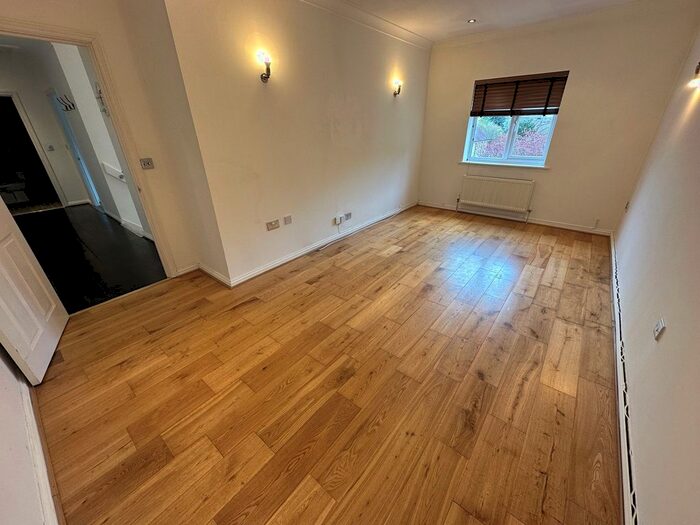 1 Bedroom Maisonette To Rent In Kennedy Close, London Colney, St Albans, AL2