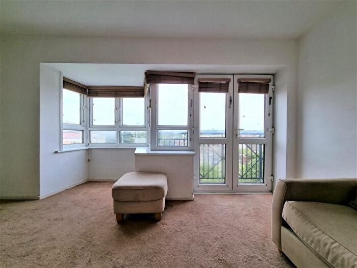 2 Bedroom Flat To Rent In Boyden House, Shernhall Street, London, E17