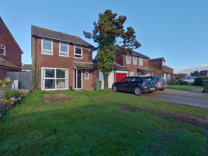 3 Bedroom Detached House To Rent In Cuckoo Lane, Stubbington, Fareham, PO14