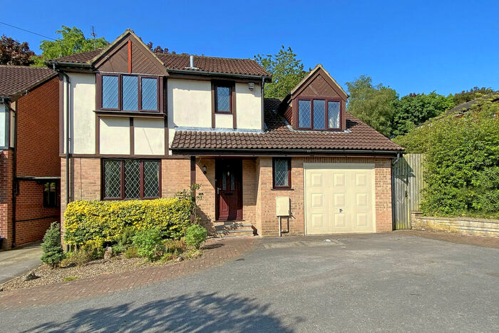 4 Bedroom Detached House To Rent In Laverton Gardens, Harrogate, HG3
