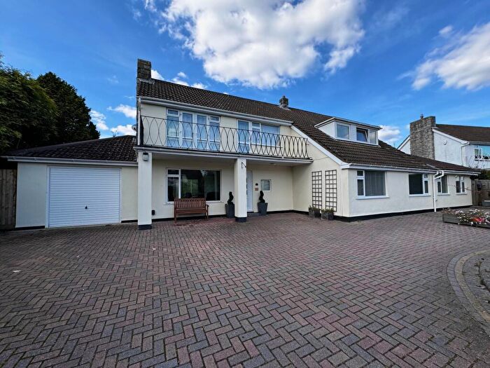 5 Bedroom House To Rent In Carrbridge Close, Bournemouth, BH3