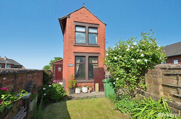 3 Bedroom Detached House For Sale In Holloway, Runcorn, WA7