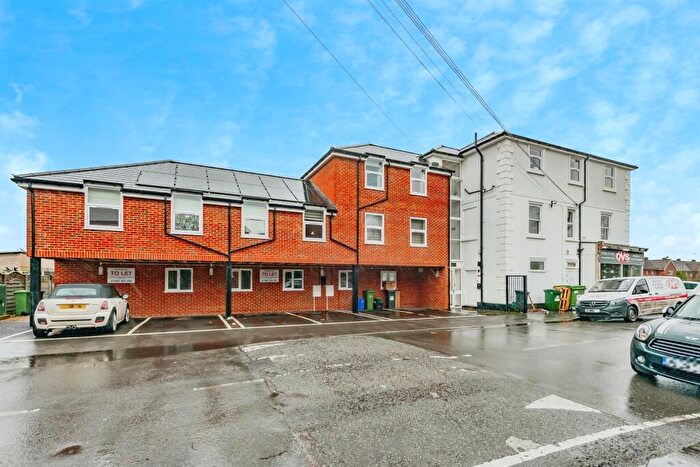 1 Bedroom House For Sale In Lumley Road, Horley, RH6