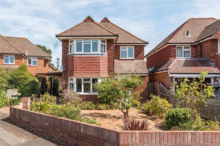 3 Bedroom Detached House For Sale In Denton Grove, Walton-On-Thames, KT12