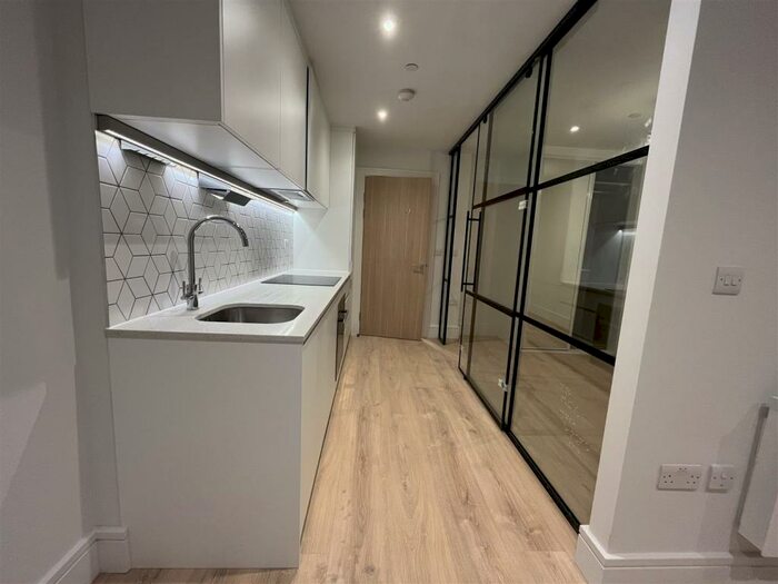 1 Bedroom Apartment To Rent In Station Road, New Barnet, London, EN5