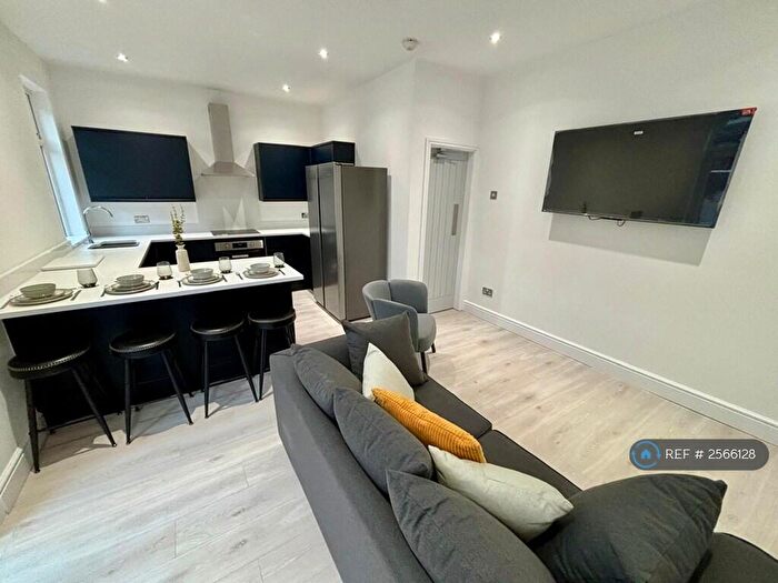 5 Bedroom Terraced House To Rent In Huxley Road, London, E10