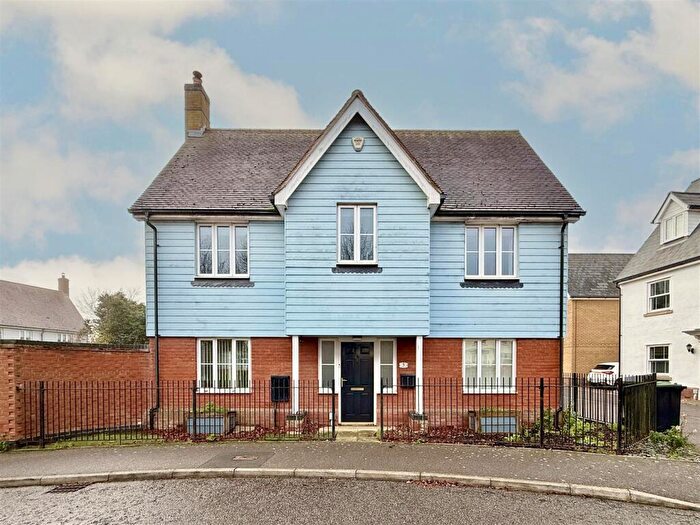 4 Bedroom Detached House For Sale In Sandpiper Road, Stowmarket, IP14