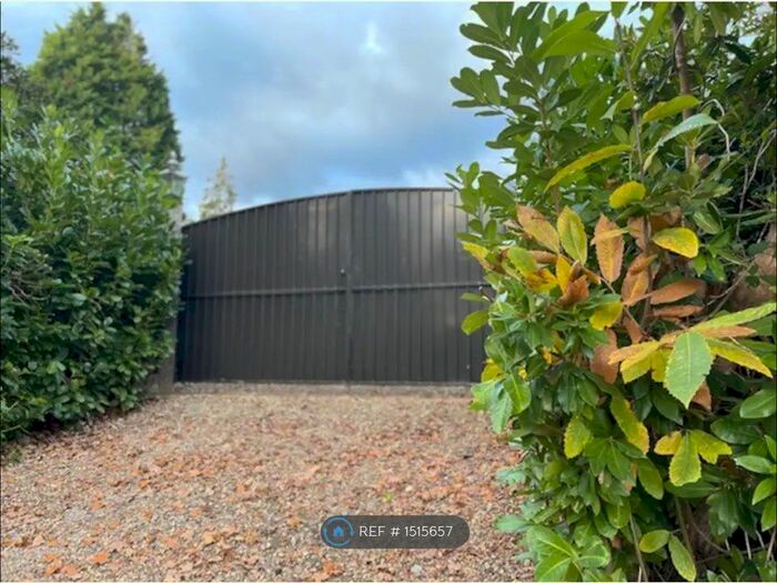 Studio To Rent In Stuart Way, Virginia Water, GU25