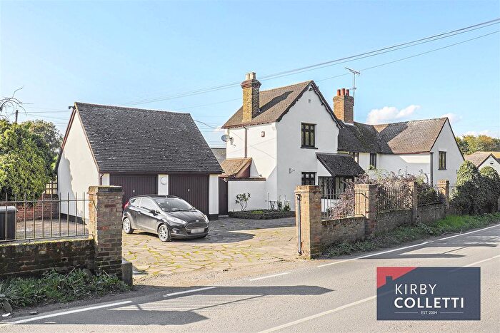 4 Bedroom Detached House To Rent In Sedge Green, Nazeing, Waltham Abbey, EN9