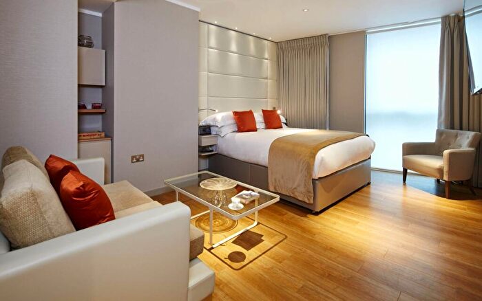 Apartment To Rent In Lower Thames Street London, EC3R