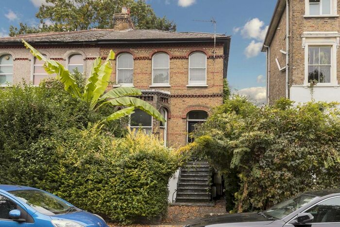 2 Bedroom Flat To Rent In Oxford Road North, London, W4