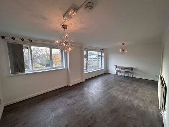 2 Bedroom Flat To Rent In Daventry Grove, Birmingham, B32