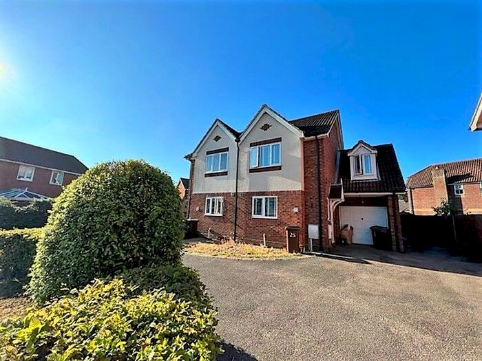 3 Bedroom Semi-Detached House To Rent In Park Wood Close, Kingsnorth, Ashford, TN23