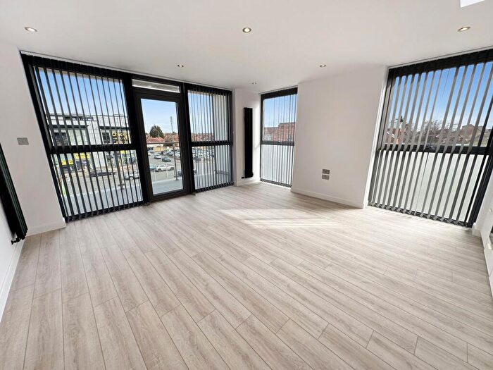 1 Bedroom Apartment To Rent In - Farnham Road, Slough, Berkshire, SL2