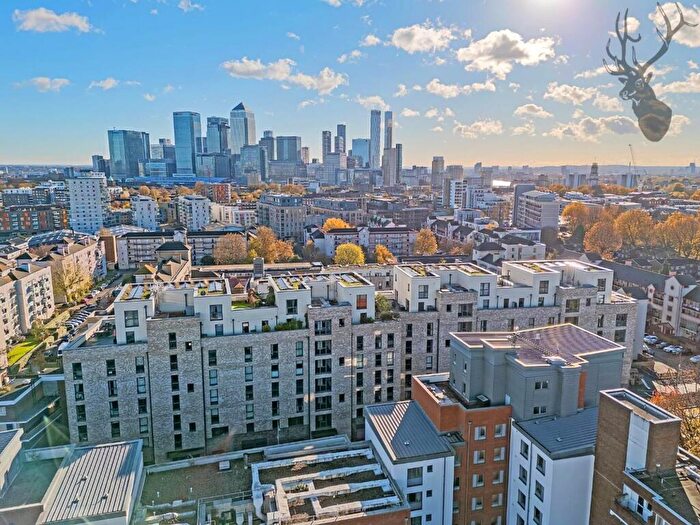 1 Bedroom Apartment For Sale In St. Pauls Way, Duesbury House, E3
