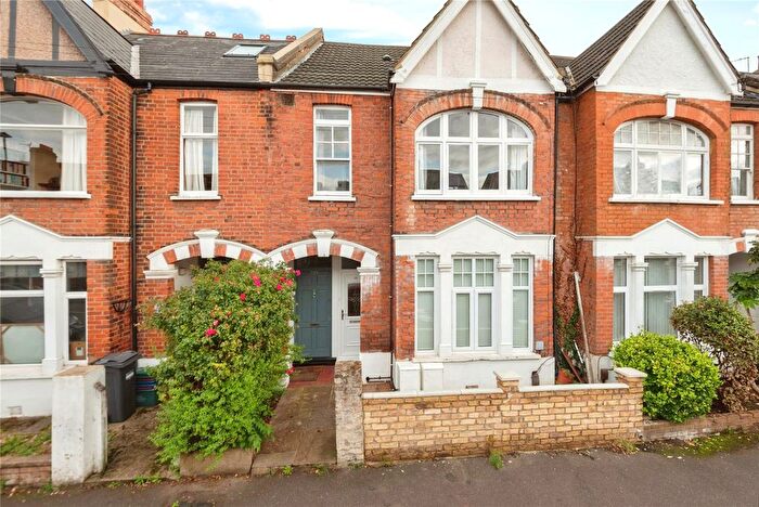 3 Bedroom Flat For Sale In Argyle Avenue, Hounslow, TW3
