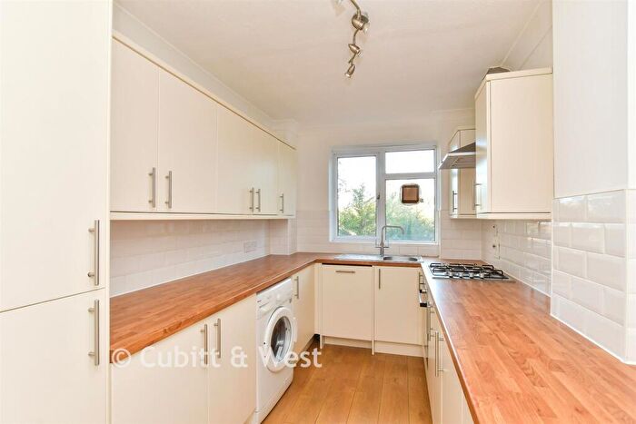 2 Bedroom Apartment For Sale In Varndean Drive, Brighton, East Sussex, BN1