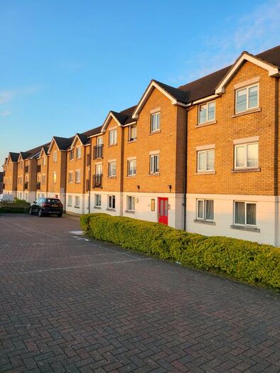 2 Bedroom Flat To Rent In Grenville Road, Grays, Essex, RM16