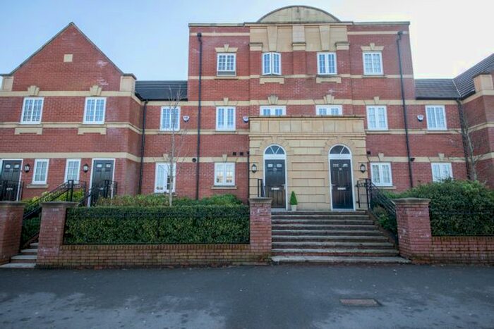 3 Bedroom Town House To Rent In Crow Lane East, Newton-Le-Willows, WA12