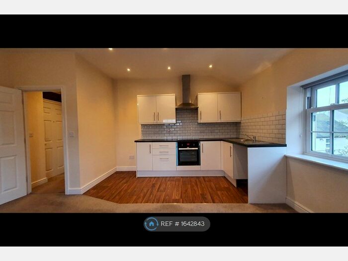 2 Bedroom Flat To Rent In The Barrel, Kidderminster, DY10