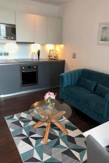 Studio To Rent In Maine Tower, Harbour Way, E14