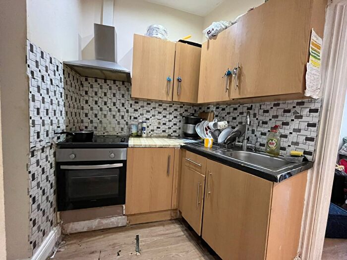 2 Bedroom Flat To Rent In Norwood Road, UB2