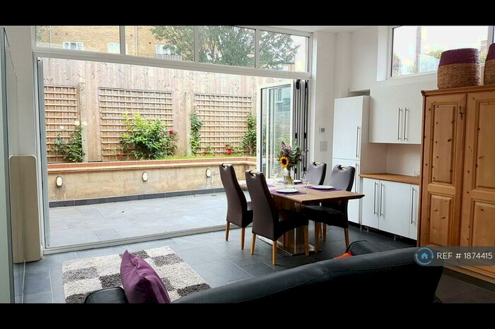 1 Bedroom Flat To Rent In Lower Road, London, SE8