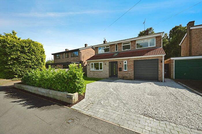 4 Bedroom Detached House For Sale In Montague Road, Woodlands, Rugby, CV22