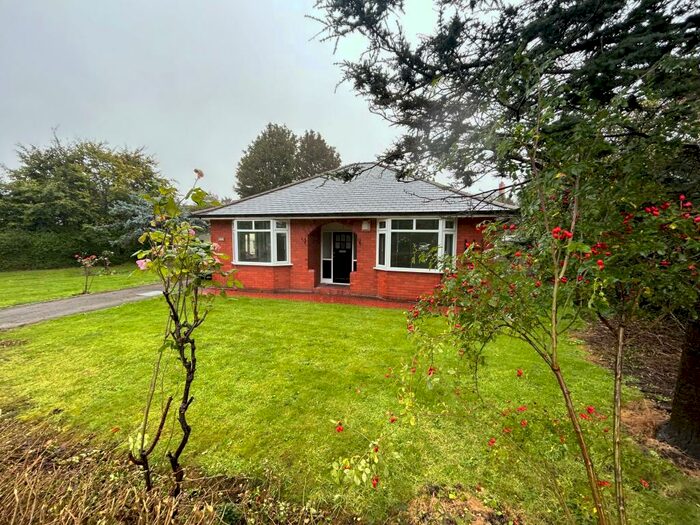 4 Bedroom Bungalow To Rent In High Street, Pentre Broughton, LL11