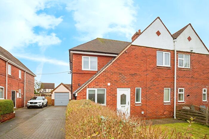 3 Bedroom Semi-Detached House For Sale In West Avenue, South Elmsall, Pontefract, WF9