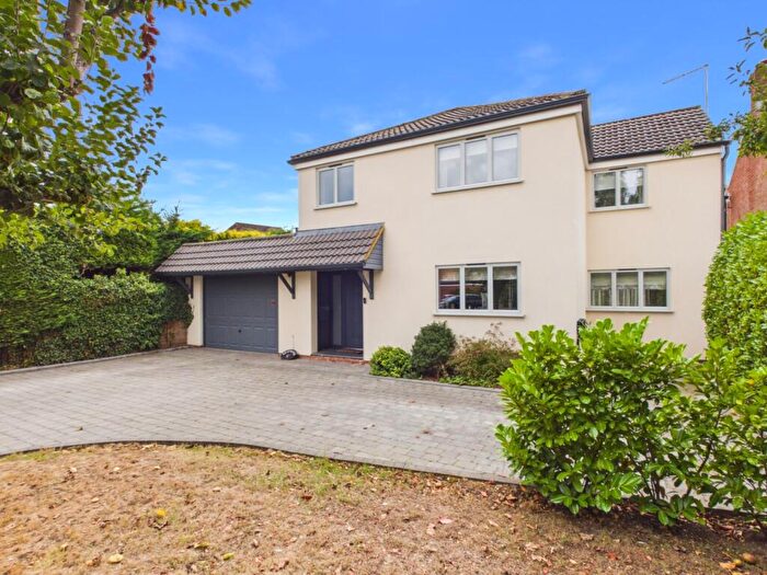 4 Bedroom Detached House For Sale In Hedgerow, Chalfont St. Peter, Gerrards Cross, Buckinghamshire, SL9