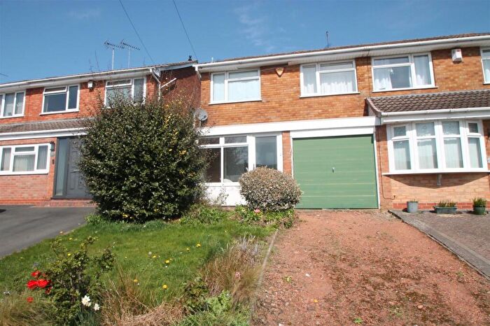 3 Bedroom Semi-Detached House For Sale In Kenswick Drive, Halesowen, B63