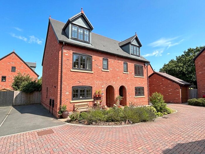 4 Bedroom Semi-Detached House For Sale In Alder Way, Holmes Chapel, CW4