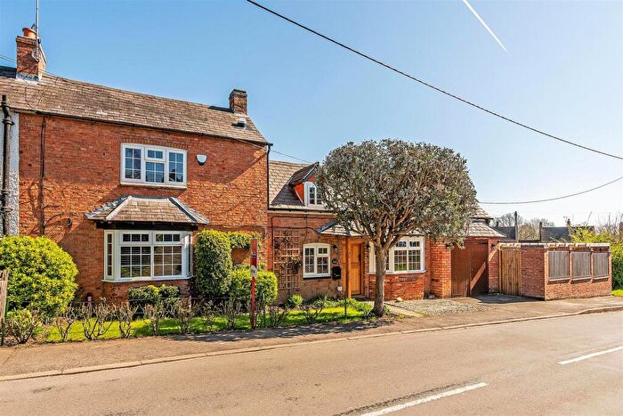 3 Bedroom Cottage To Rent In The Old Stores, Ullenhall Street, Henley In Arden, B95