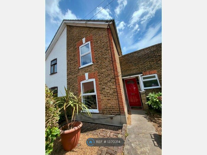2 Bedroom Terraced House To Rent In Edgel Rd, Staines Upon Thames, TW18
