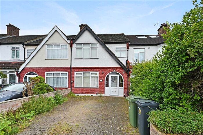 3 Bedroom Terraced House To Rent In Leithcote Gardens, London, SW16