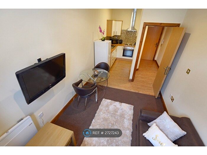 2 Bedroom Flat To Rent In Legrams Mill Residence, Bradford, BD7