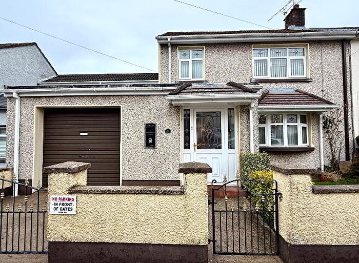 4 Bedroom Mid Terraced House For Sale In Northland Drive, Derry, BT48