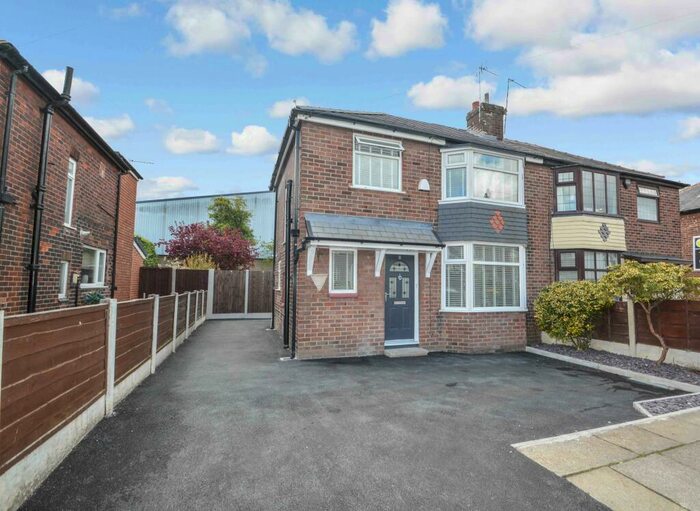 3 Bedroom Semi-Detached House To Rent In Laburnum Drive, Unsworth, Bury, BL9