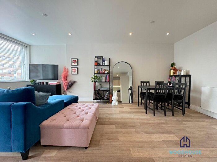 1 Bedroom Apartment For Sale In Montmorency Gardens, London, N11
