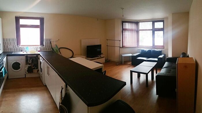 5 Bedroom Flat To Rent In Flat, Egerton Road, Manchester, M14