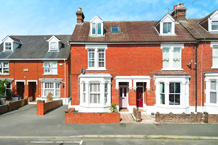 5 Bedroom End Of Terrace House For Sale In Devonshire Road, Horsham, RH13