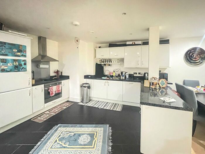 2 Bedroom Flat To Rent In Pinner Road, Harrow On The Hill, Harrow, HA1