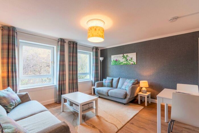 2 Bedroom Flat To Rent In Dumdiedykes Road Edinburgh United Kingdom, EH8