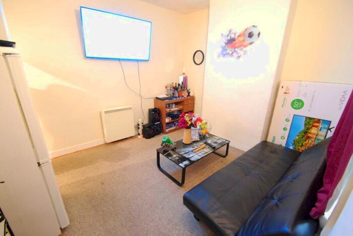 2 Bedroom Flat To Rent In Cowgate, Norwich, NR3