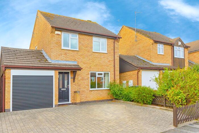 3 Bedroom Detached House For Sale In Ashurst Close, Wigston, LE18