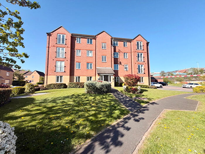 2 Bedroom Flat For Sale In Cascade Way, Dudley, DY2