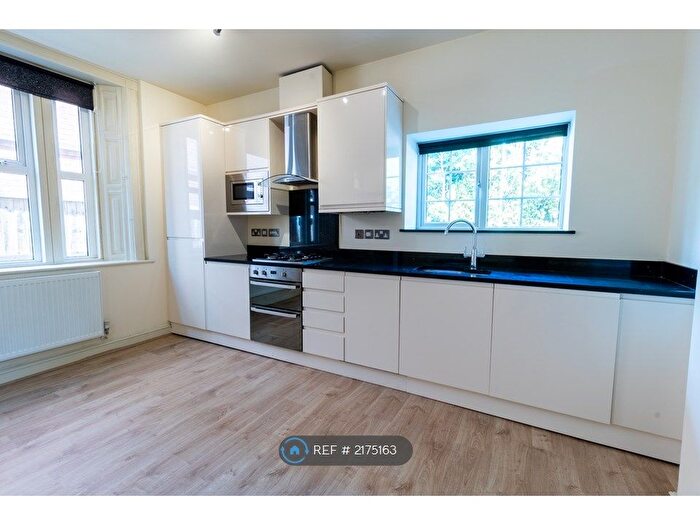 2 Bedroom Flat To Rent In Springhill Court, Bewdley, DY12